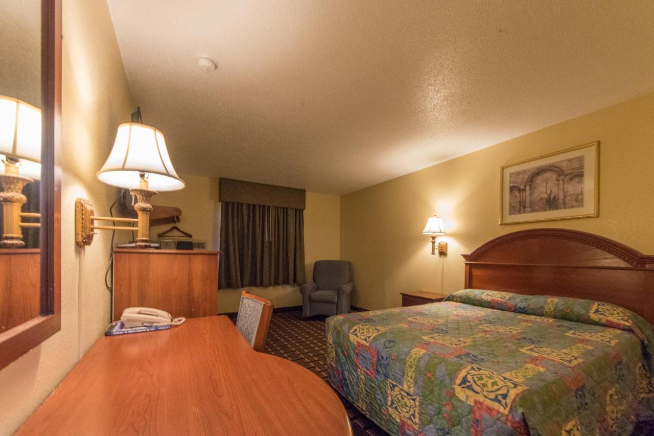 Patuxent Inn La Plata Εξωτερικό φωτογραφία