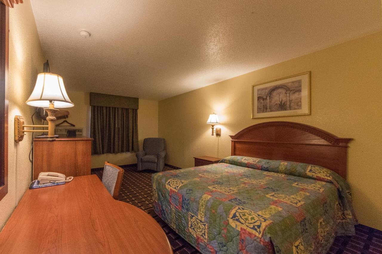 Patuxent Inn La Plata Εξωτερικό φωτογραφία